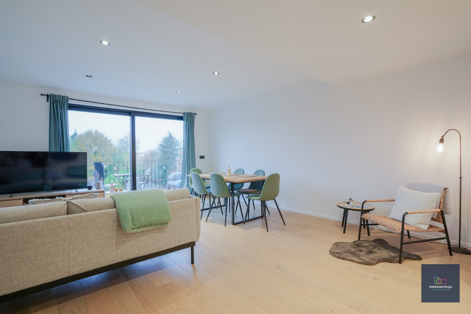 Instapklaar 2 slp. appartement met terras en grote gemeenschappelijke tuin. 