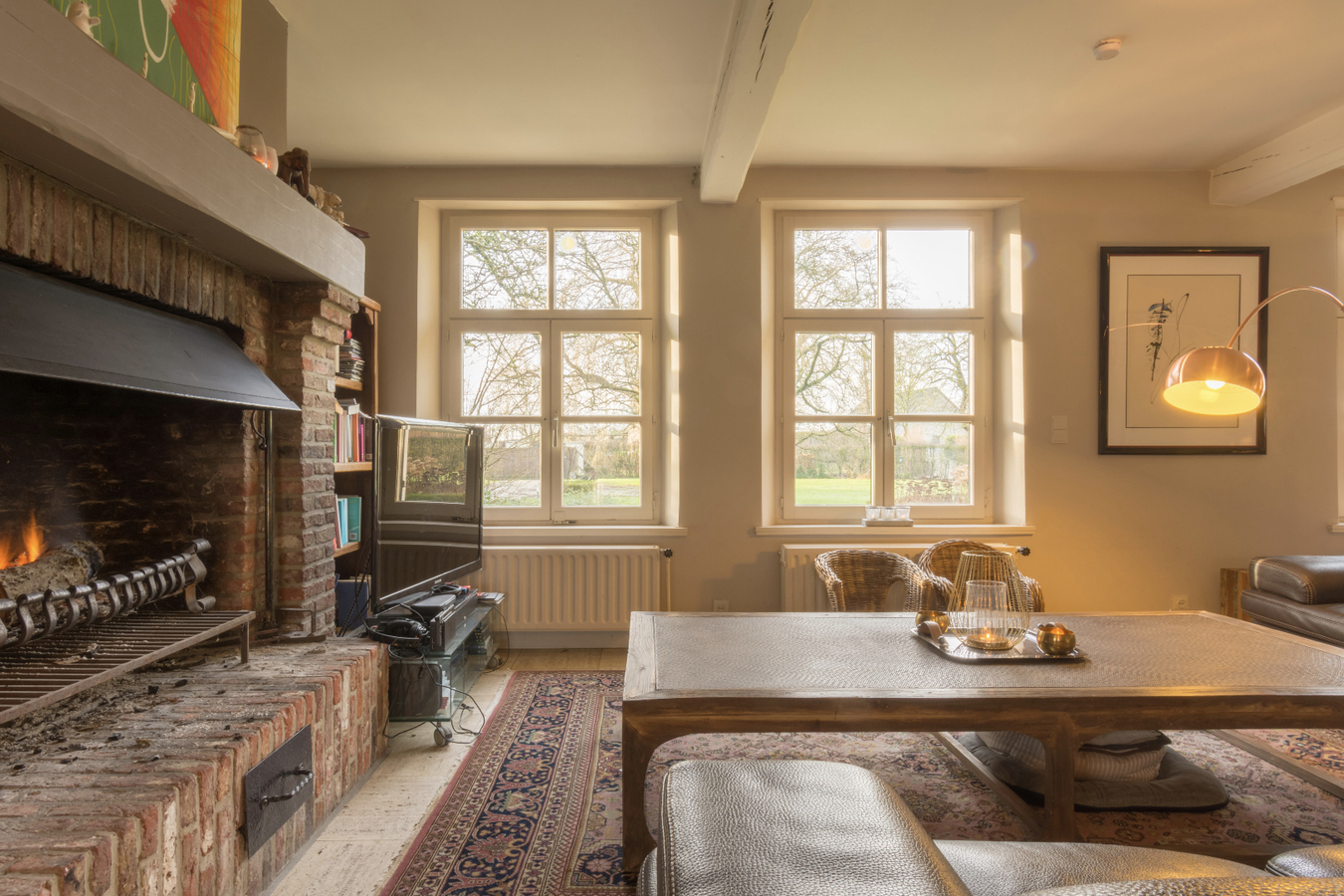 Idyllisch gelegen hoeve-villa met schuur 