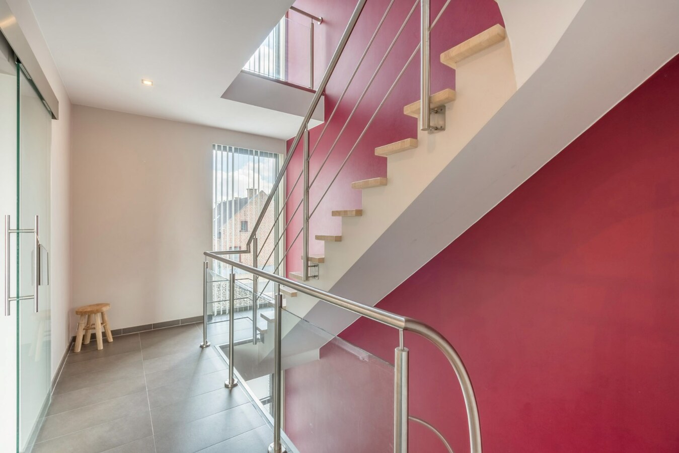 Luxe duplex appartement met 3 slaapkamers, bouwjaar 2008, 170m² bewoonbare oppervlakte. 