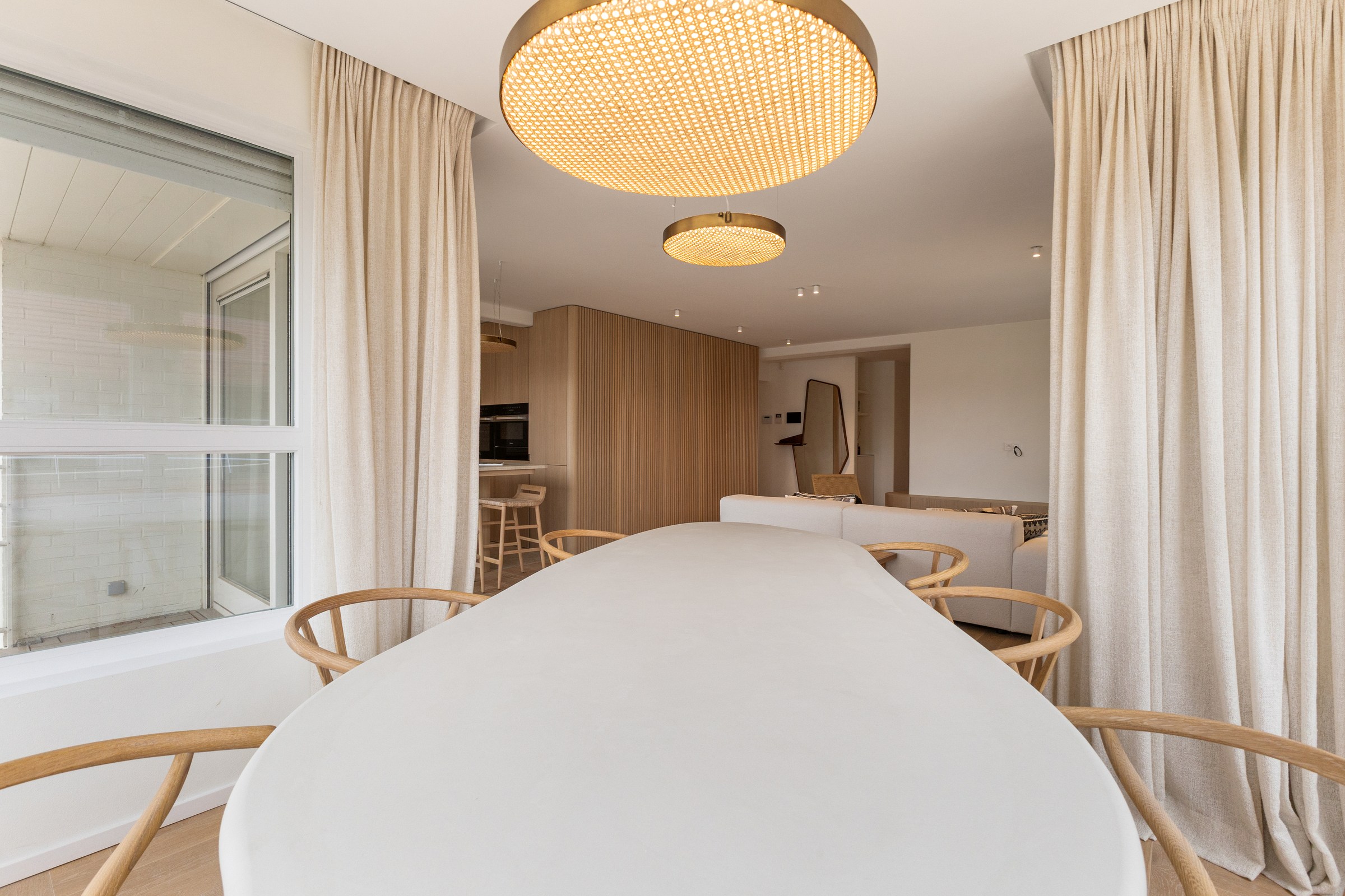 Appartement de 3 chambres entièrement rénové, idéalement situé près de la digue et du casino à Knokke. 