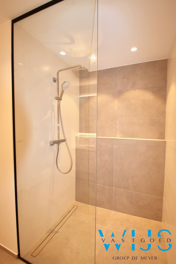 FENOMENAAL appartement met hoge afwerking te KLUIZEN ! 