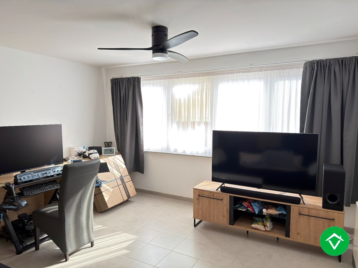 Gelijkvloers appartement met 1 slaapkamer en autostandplaats te Gistel 