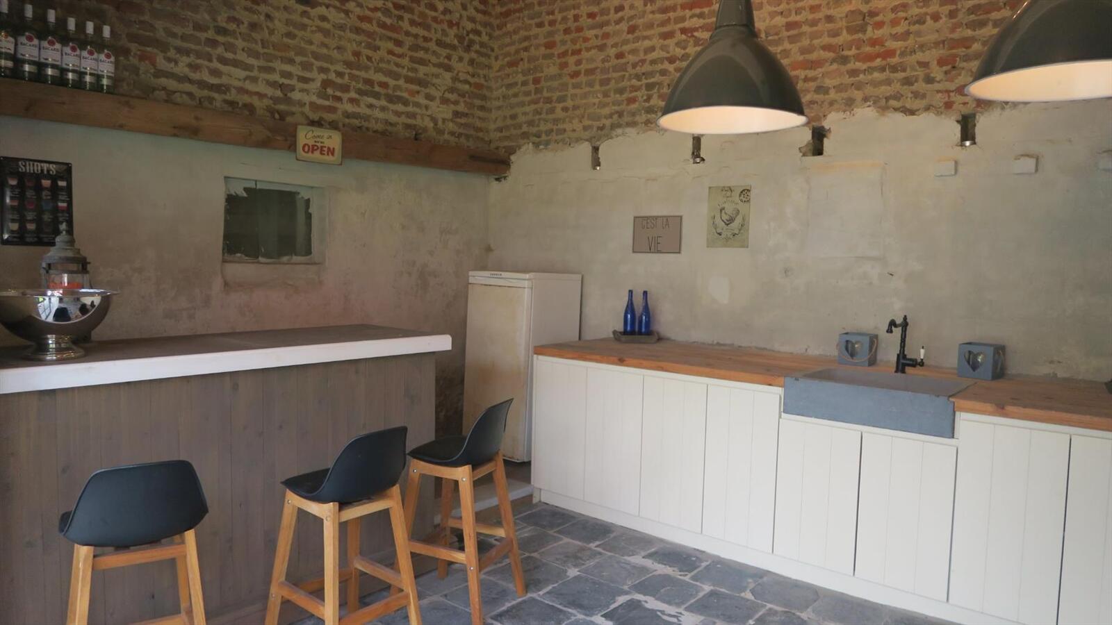 Karaktervolle halfopen woning in Centrum Woumen 