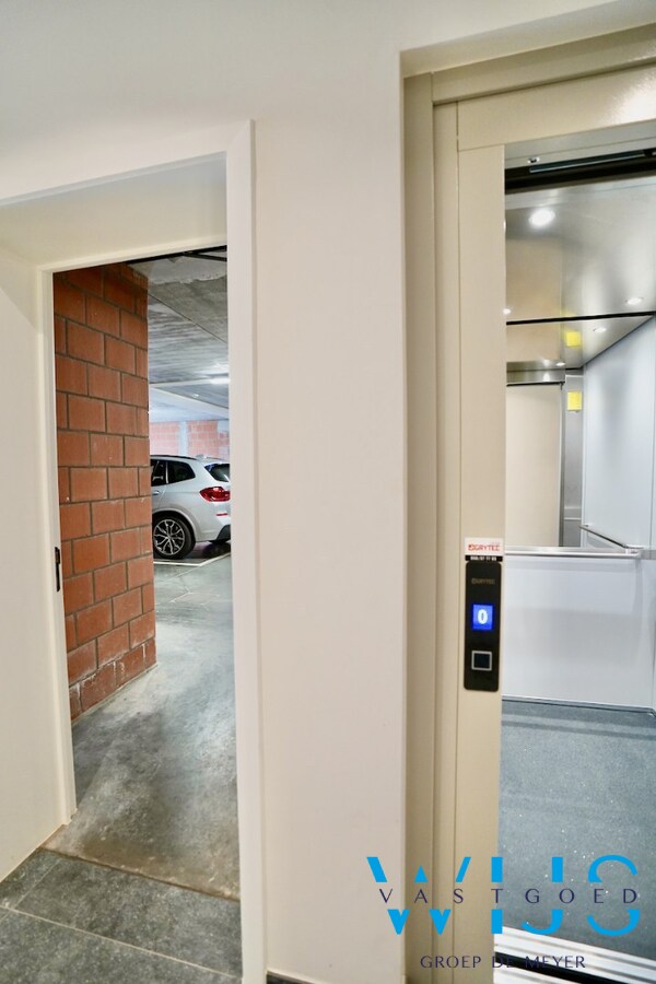 PRACHTIG dakappartement met 4 slaapkamers en 2 terrassen ! 