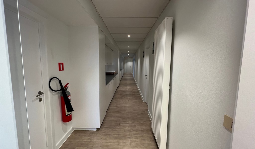 Magazijn met kantoren te huur in Merelbeke-Melle