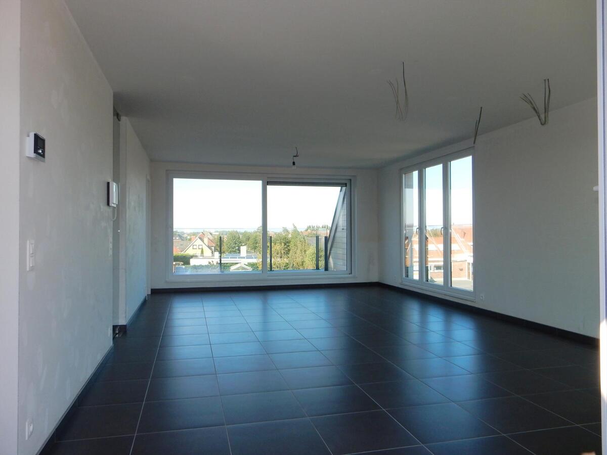 Prachtig duplexappartement  met 3 slaapkamers en grote terrassen 