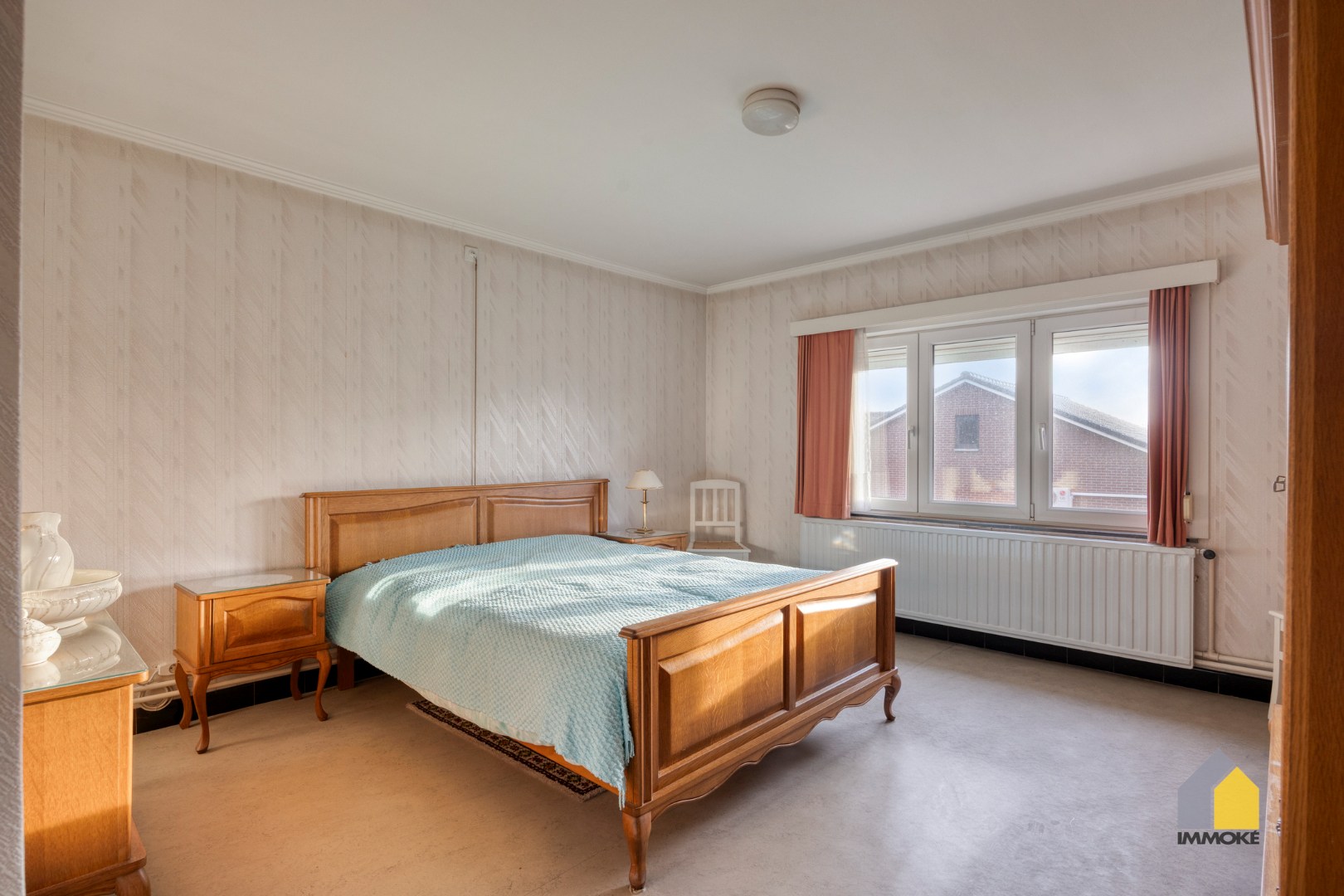 Op te frissen woning met 4 slpk op ruim perceel van 9 a 78 ca. 