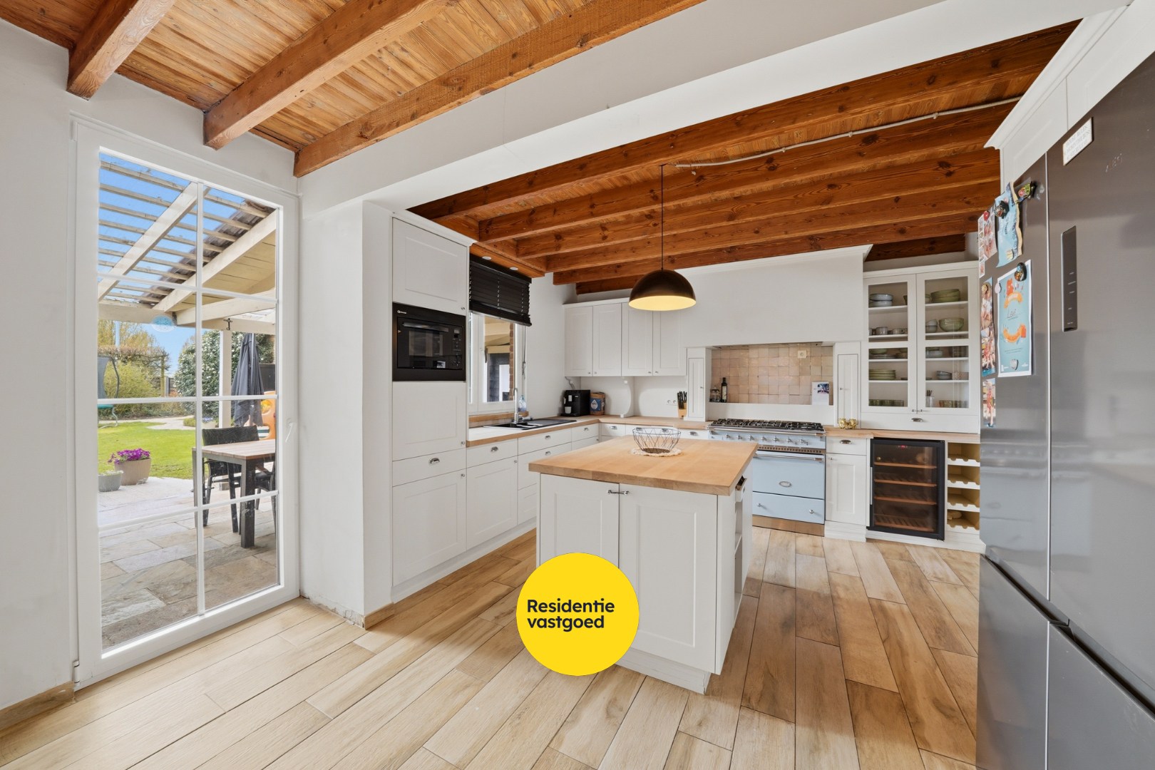 Karaktervolle halfopen bebouwing met multifunctioneel bijgebouw  in Westkerke 