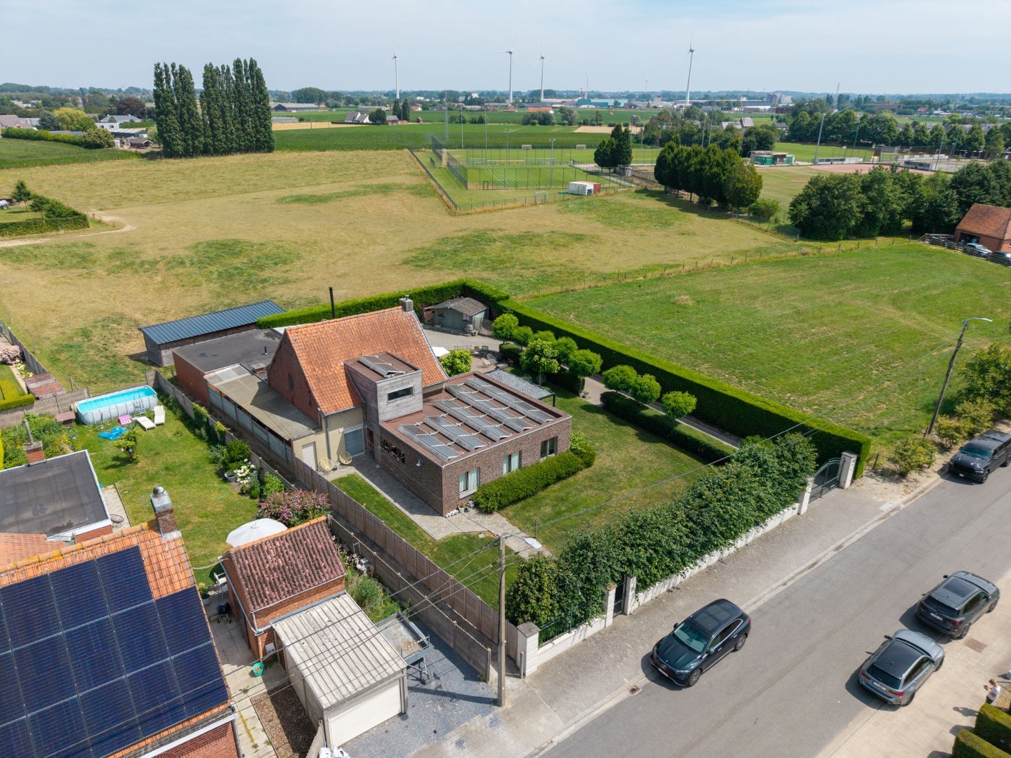 Rustig gelegen, alleenstaande woning met mooie tuin op 1.195 m² 