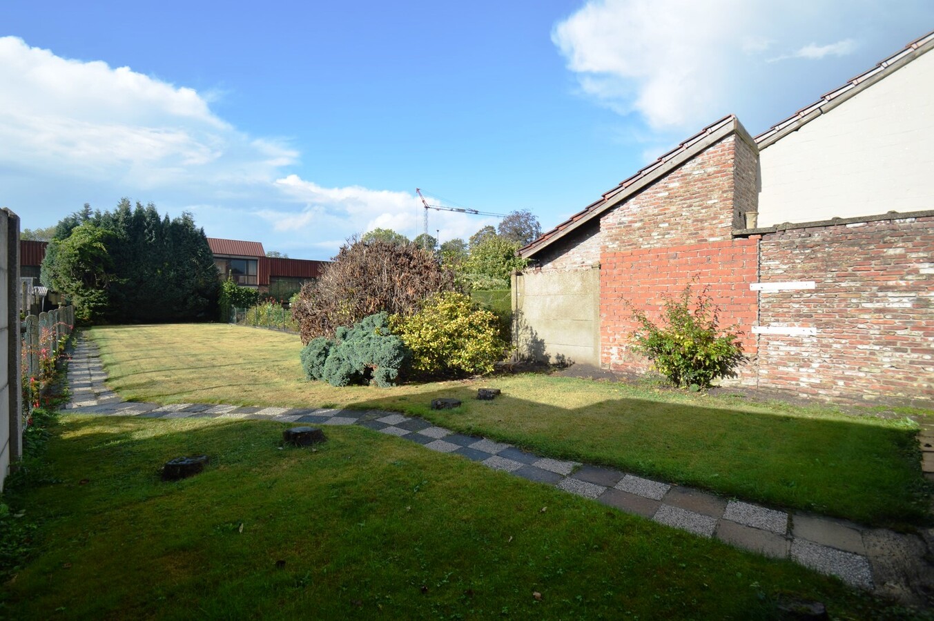 Volumineuze woning met garage vlakbij het centrum - Zelzate 