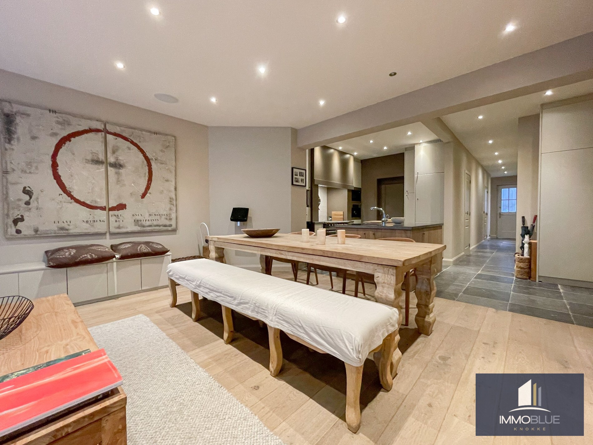 Aangenaam, perfect onderhouden appartement met een ruim terras. 