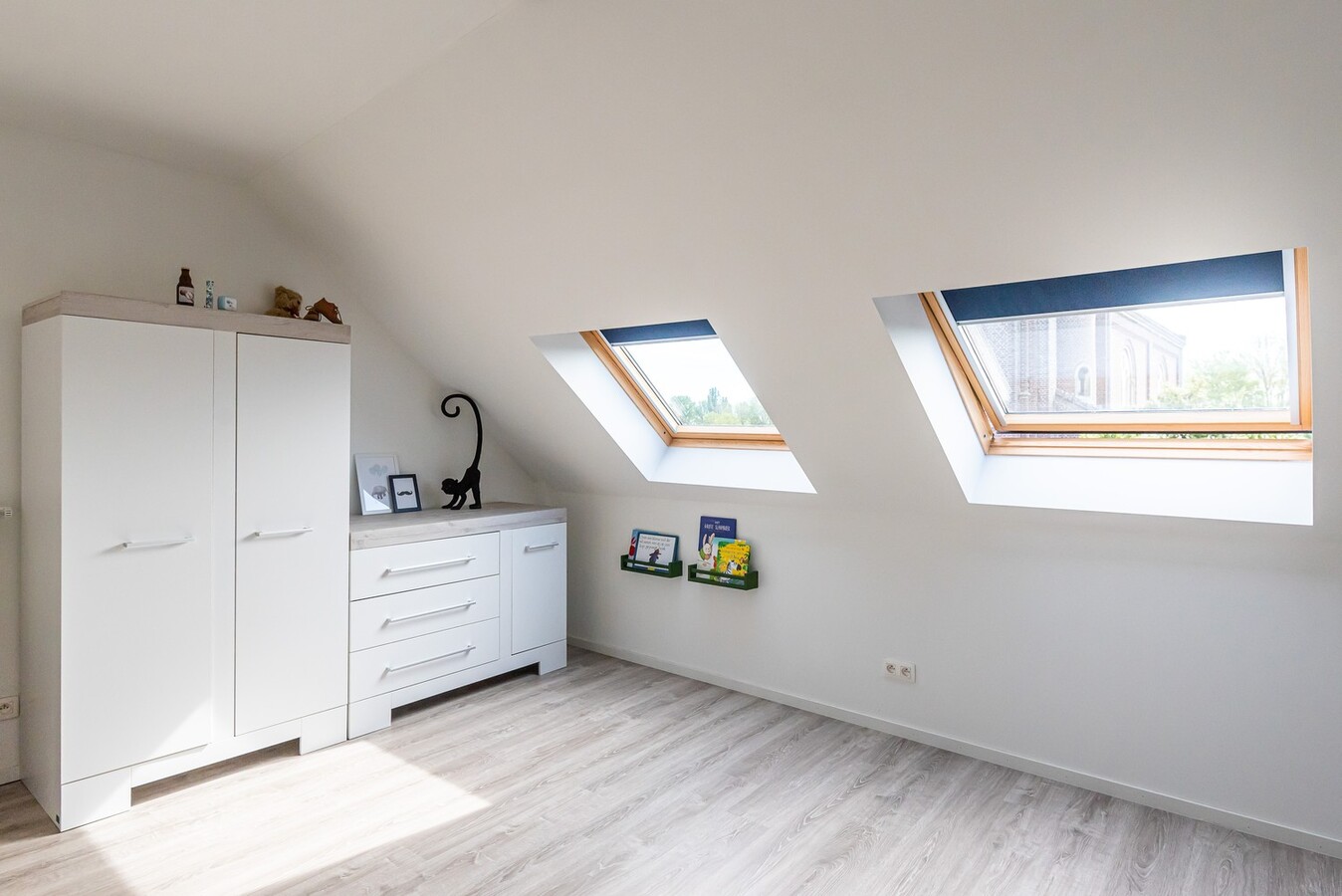 Tof ingerichte gezinwoning met privé-parking 