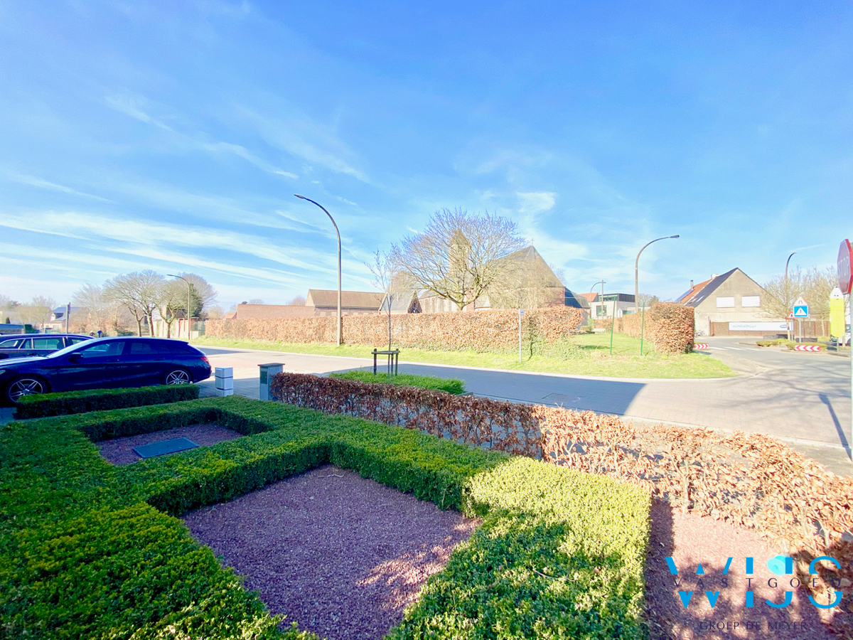 Recente ALLEENSTAANDE woning in hartje KLUIZEN 