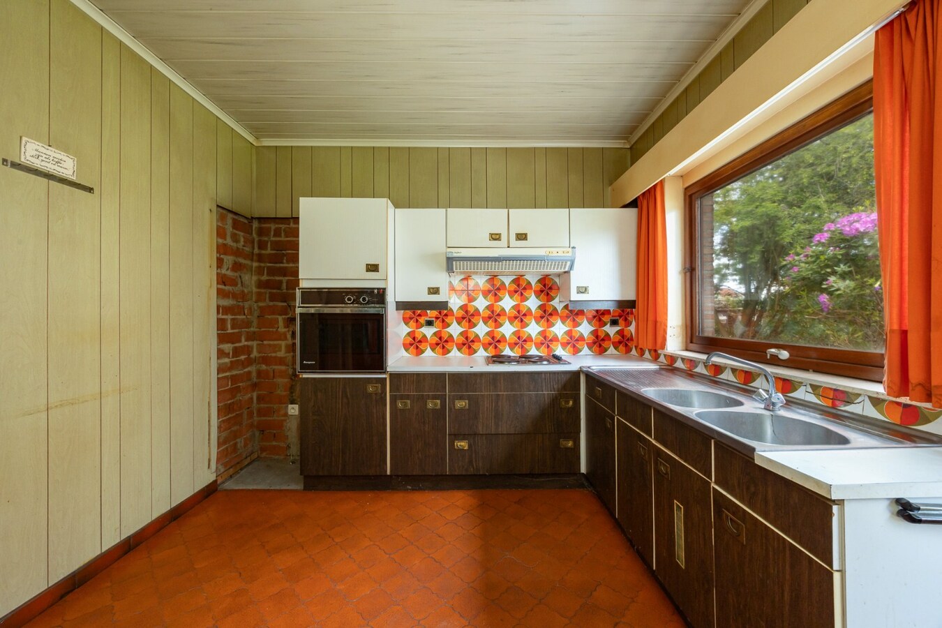 Charmante laagbouw woning met ruime tuin te Oelegem! 
