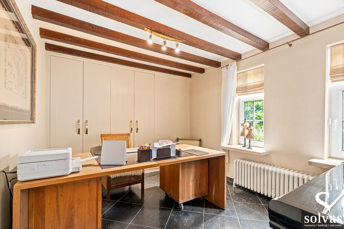 Instapklare, hoogwaardig afgewerkte woning op 1.214 m² met 4 slaapkamers en dubbele garage 