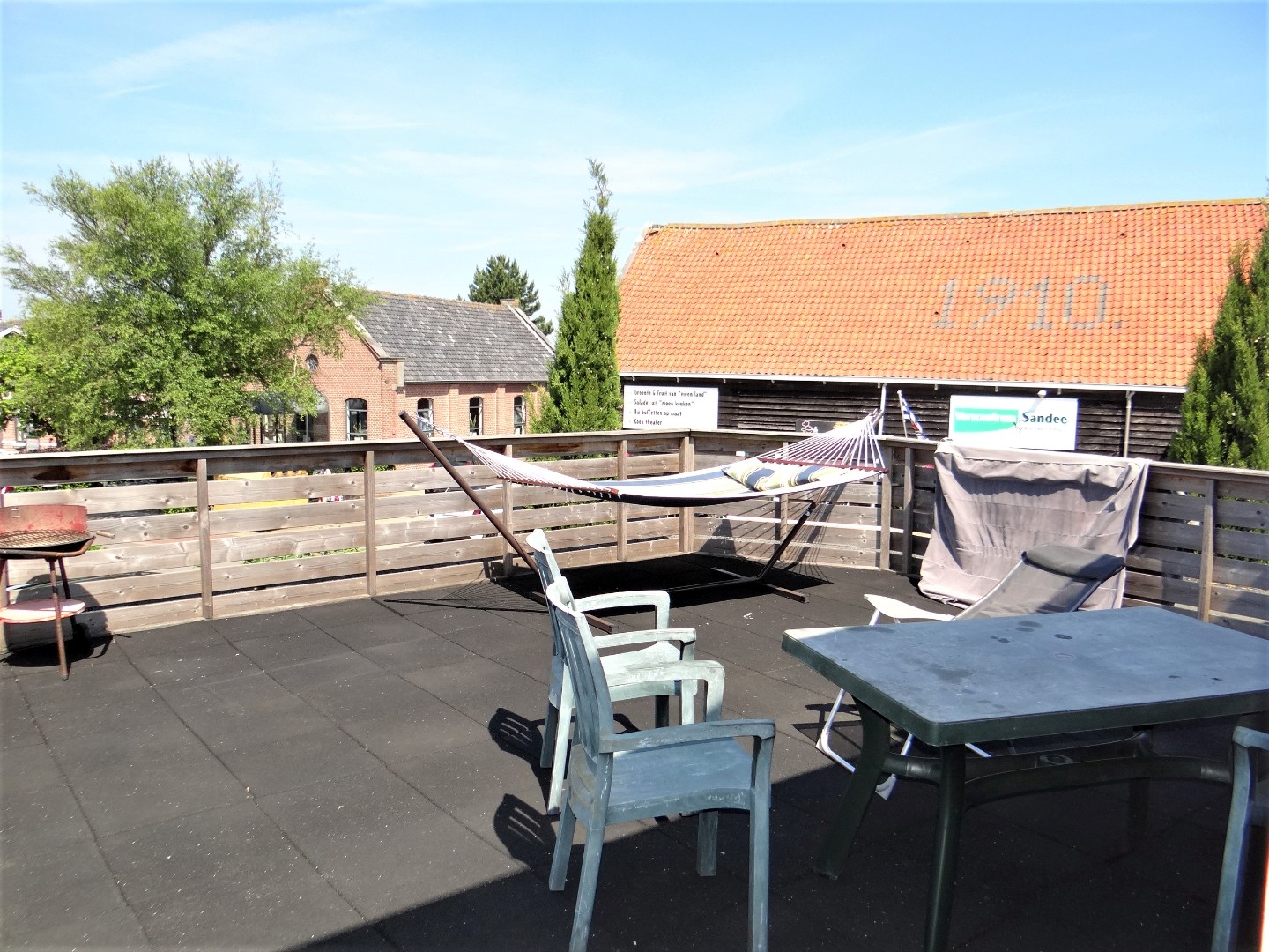 Kamer te huur in hartje Kamperland. Let op! Gezamenlijk wonen; woonkamer/badkamer/keuken worden gedeeld. 