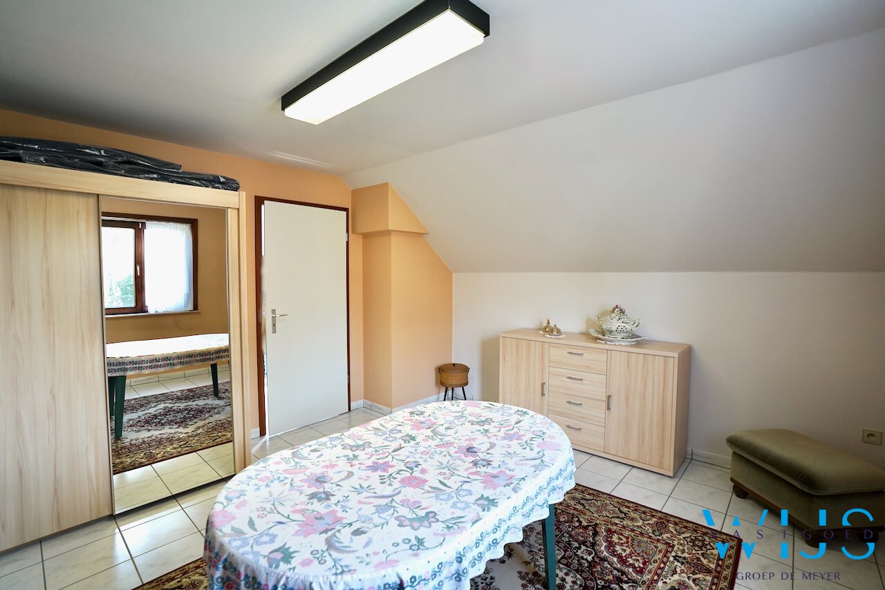 Ongelooflijk goed onderhouden bungalow te Bassevelde ! 