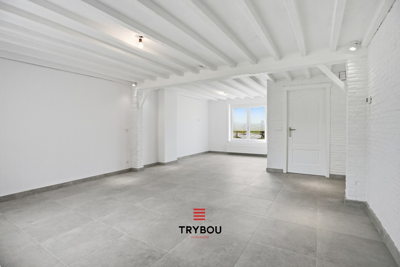 Ruime halfopen woning met 6 slaapkamers in Houthulst! 