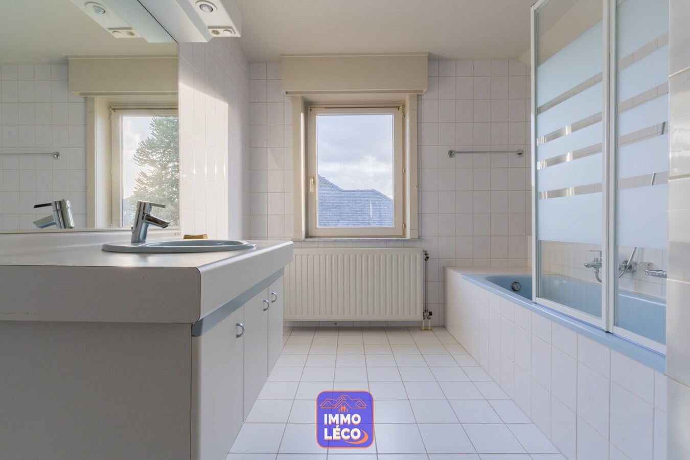 Villa avec garage, parking et jardin, secteur prisé "La Coquinie" ! 