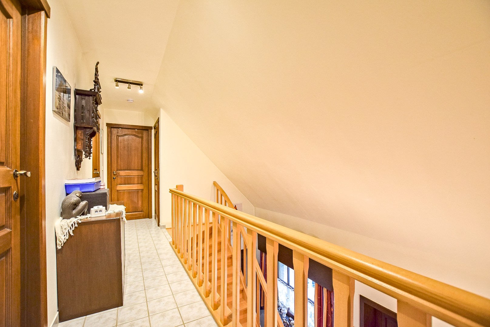 Praktische alleenstaande woning op 1198m² te centrum Veurne! 