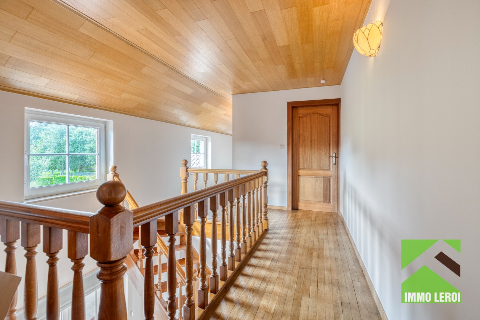 Nachthal met doorgang slaapkamer