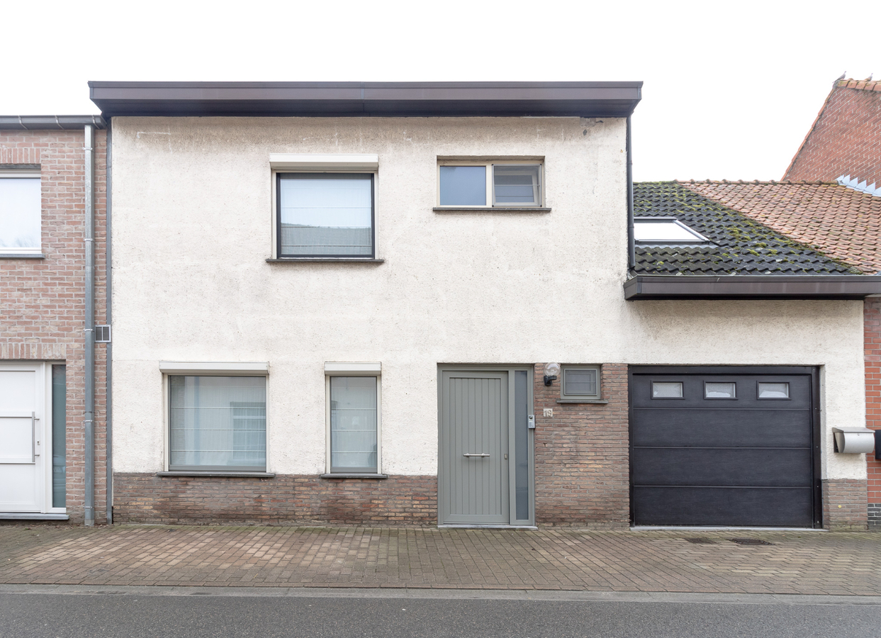 Gezinswoning met 4 slaapkamers en garage op 364m² te Ichtegem 