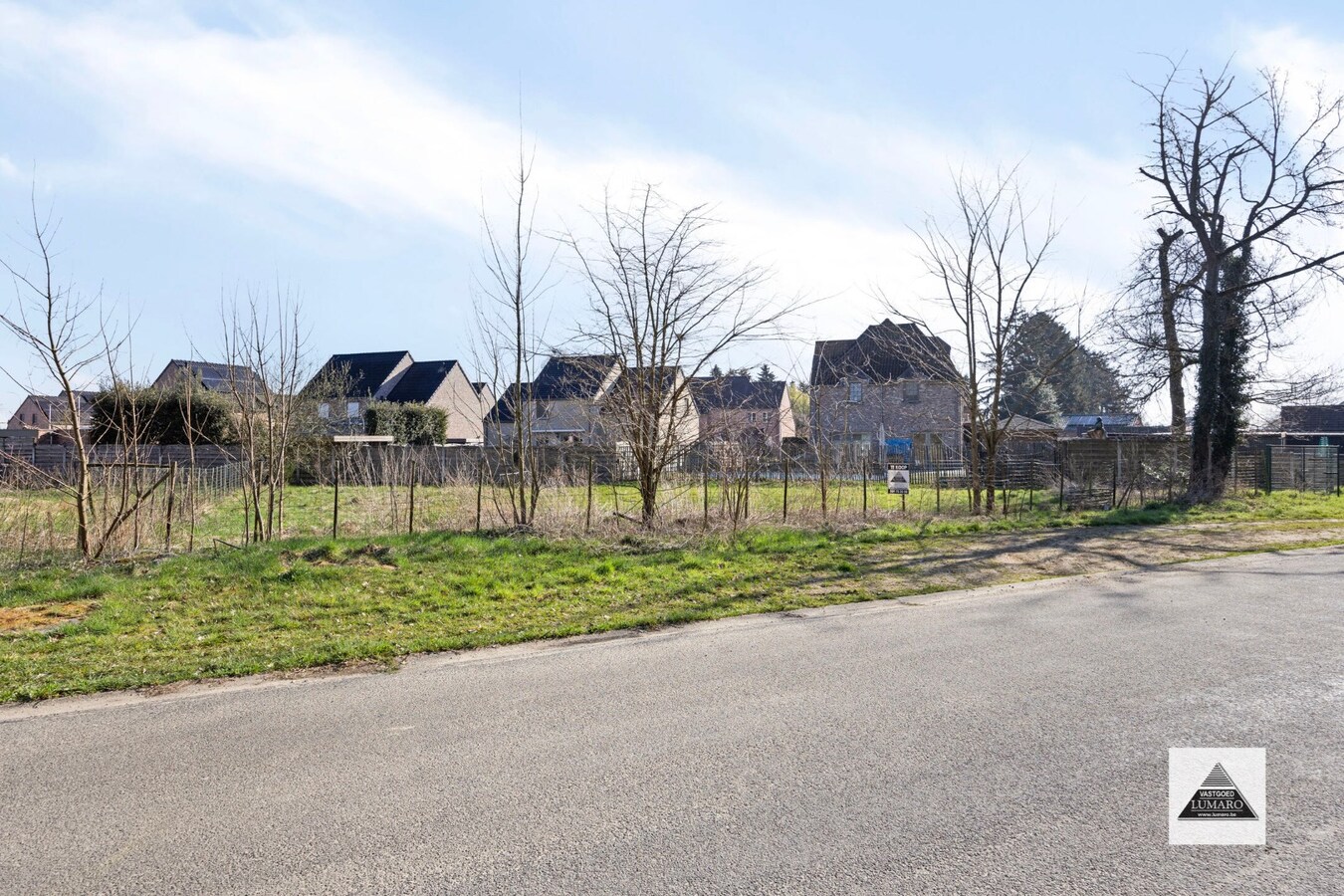 Lanklaar : Residentieel gelegen bouwperceel voor open bebouwing- nabij oude Kanaalarm 