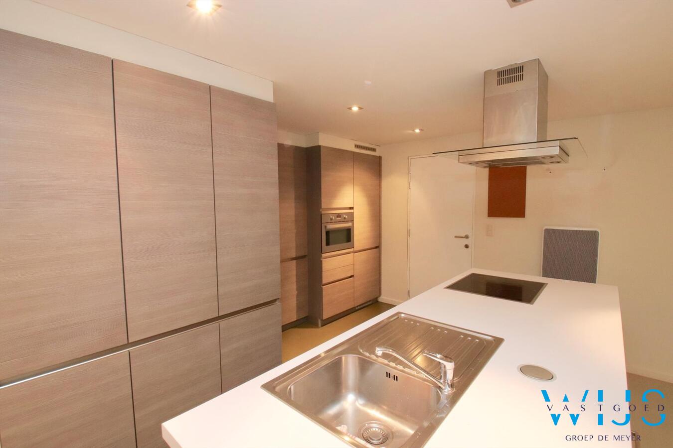 Woning met 2 entiteiten (MOGELIJKHEDEN) en garage in centrum ASSENEDE! 