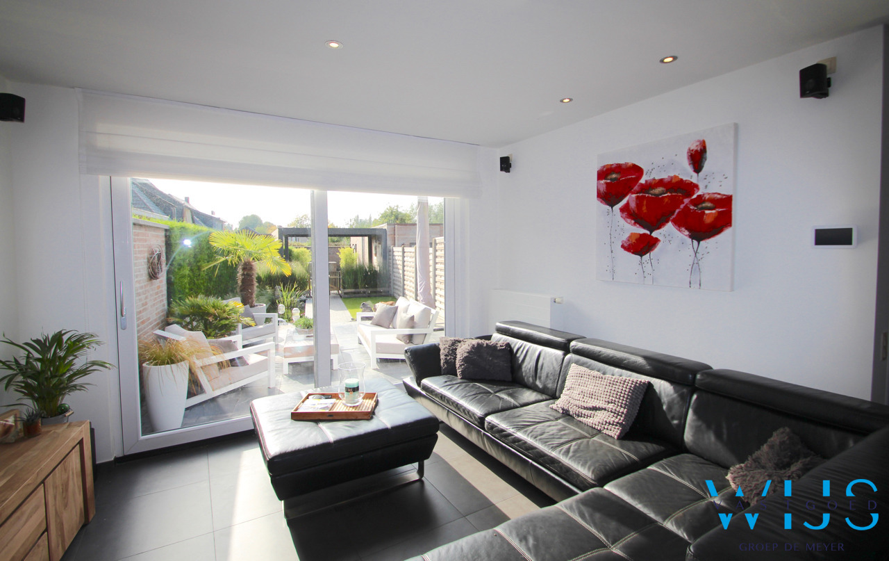 Zeer ruim &amp; recent woonhuis hartje ERTVELDE ! 