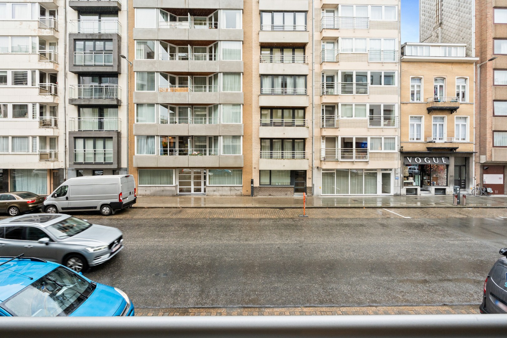 Instapklaar appartement met twee slaapkamers en zonnig terras in het centrum van Oostende 