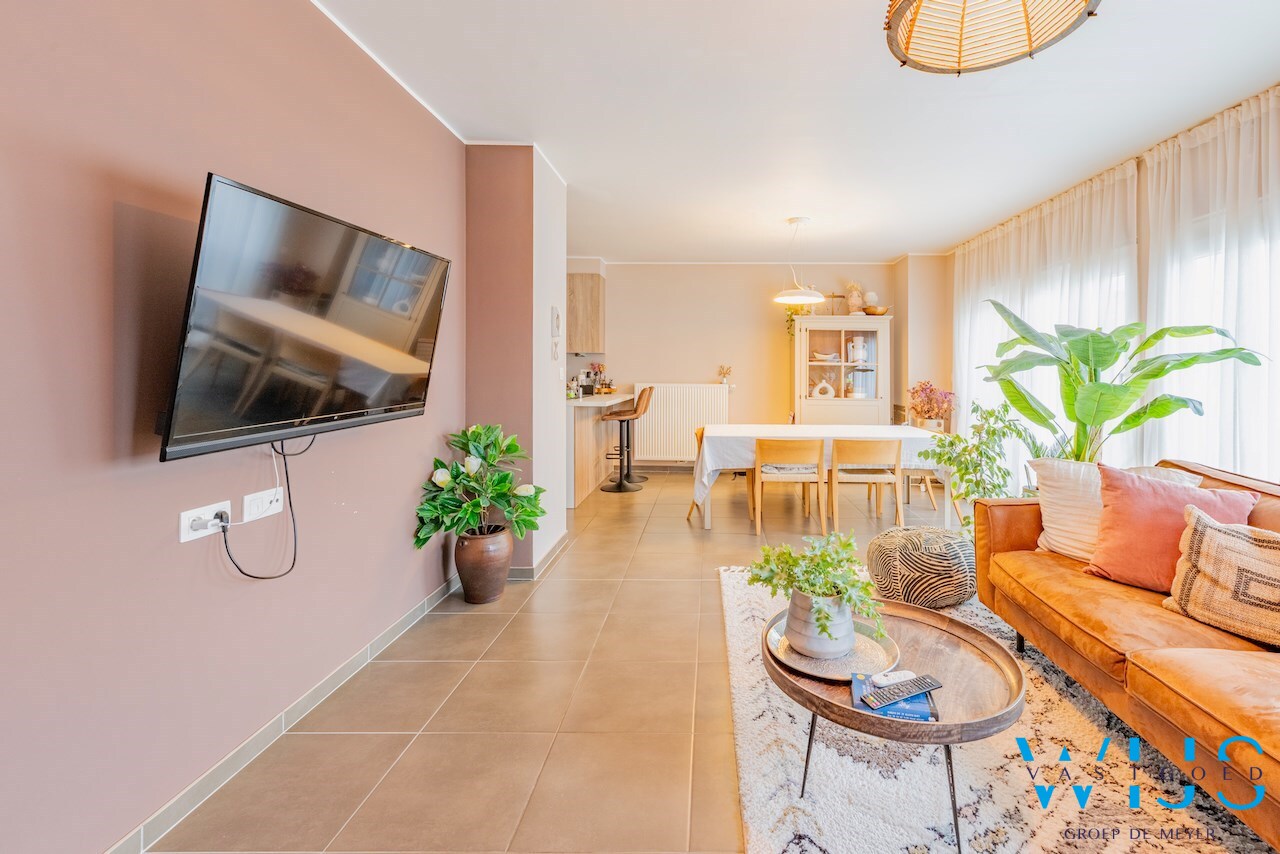 Recent duplexappartement met zeer aangenaam terras te Ertvelde ! 