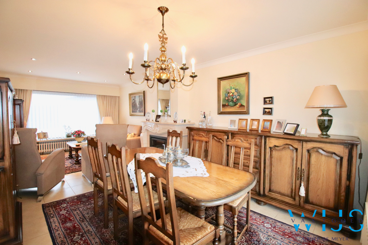 Ruime gezinswoning met 5 slaapkamers &amp; ZUIDgerichte tuin te Zelzate! 