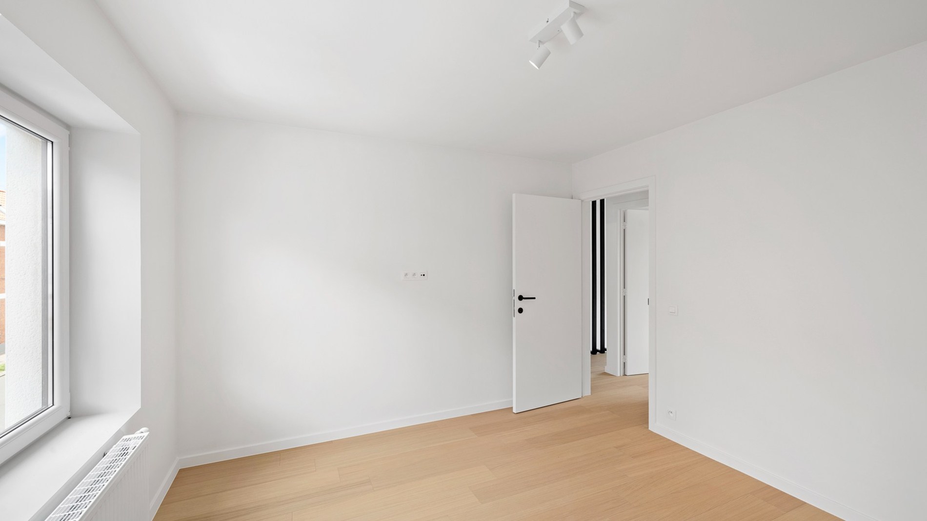 Prachtig gerenoveerde woning met 3 slaapkamers in Heist, dichtbij centrum en strand 