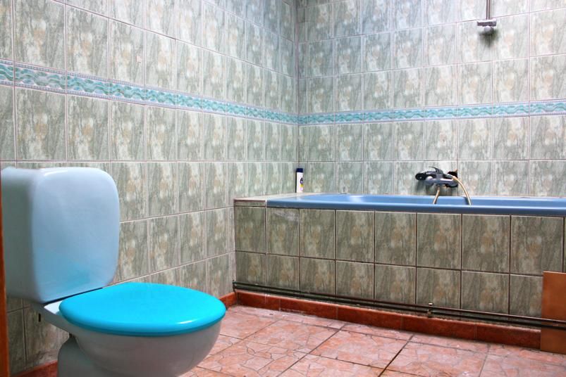 Zonnige te renoveren woning met veel potentieel 