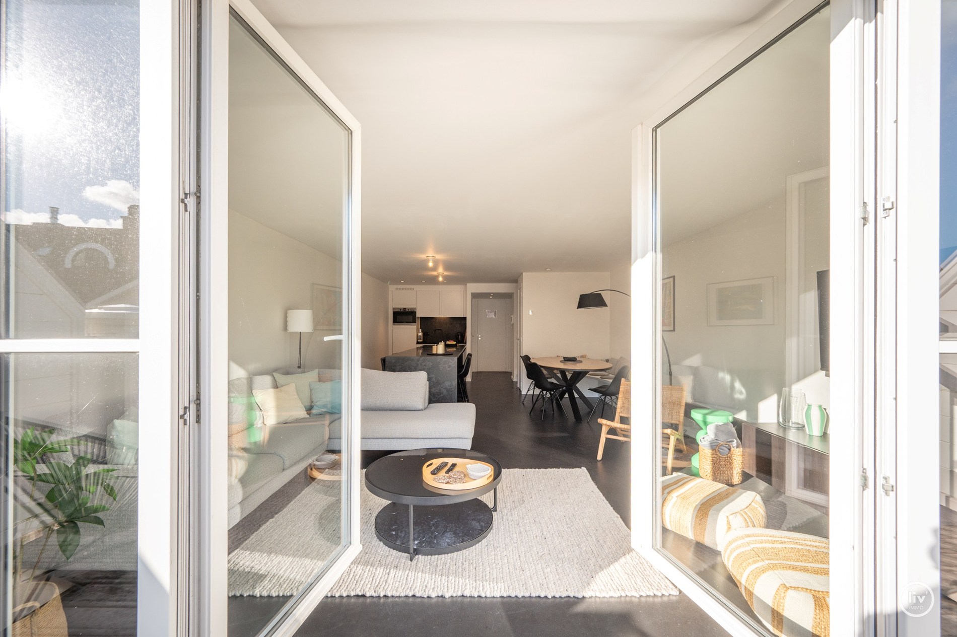 Gemeubeld - Lichtrijk duplex appartement met 2 slaapkamers – Centraal gelegen aan de Zoutelaan in Knokke 