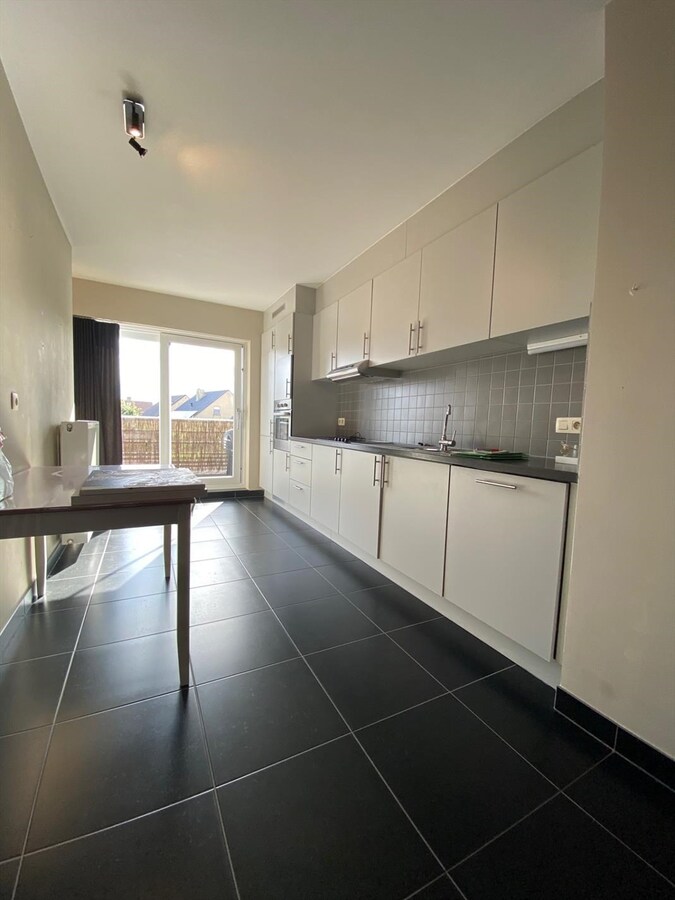 Duplexappartement met zonneterras en parking te Moorslede 