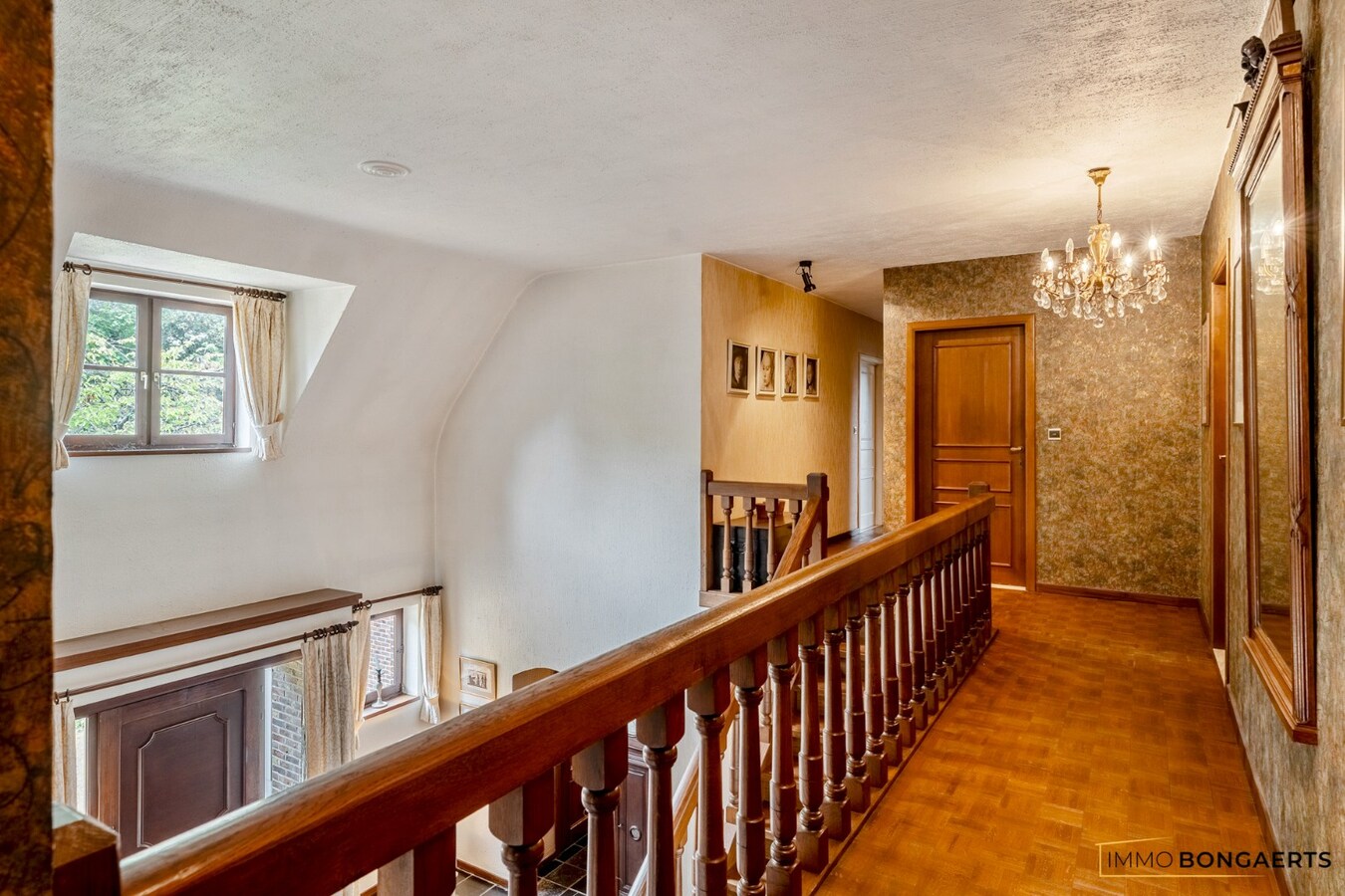 Prachtige villa met praktijkruimte en royale tuin in Houthalen-Oost 