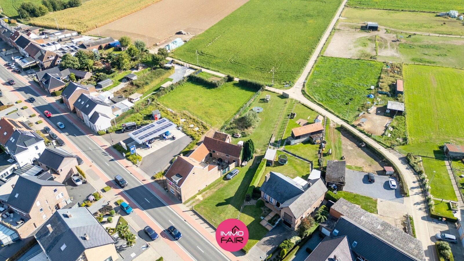 Karakteristieke hoeve met panoramisch zicht aan de achterzijde van perceel! 