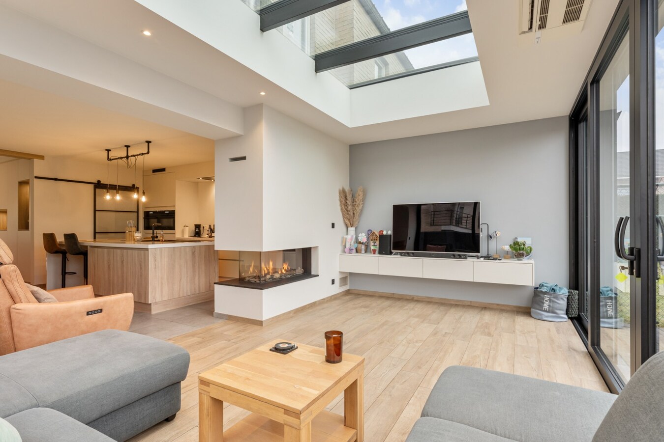 Recente, goed afgewerkte gezinswoning op een perceel van 5a15ca nabij het dorpscentrum van Opoeteren! 