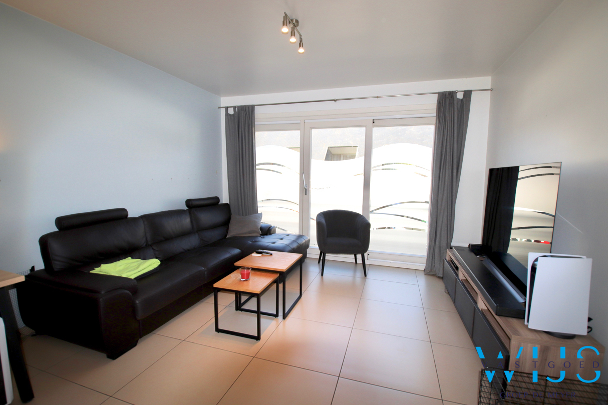 Ruim 3 slaapkamer appartement met garage te ERTVELDE ! 