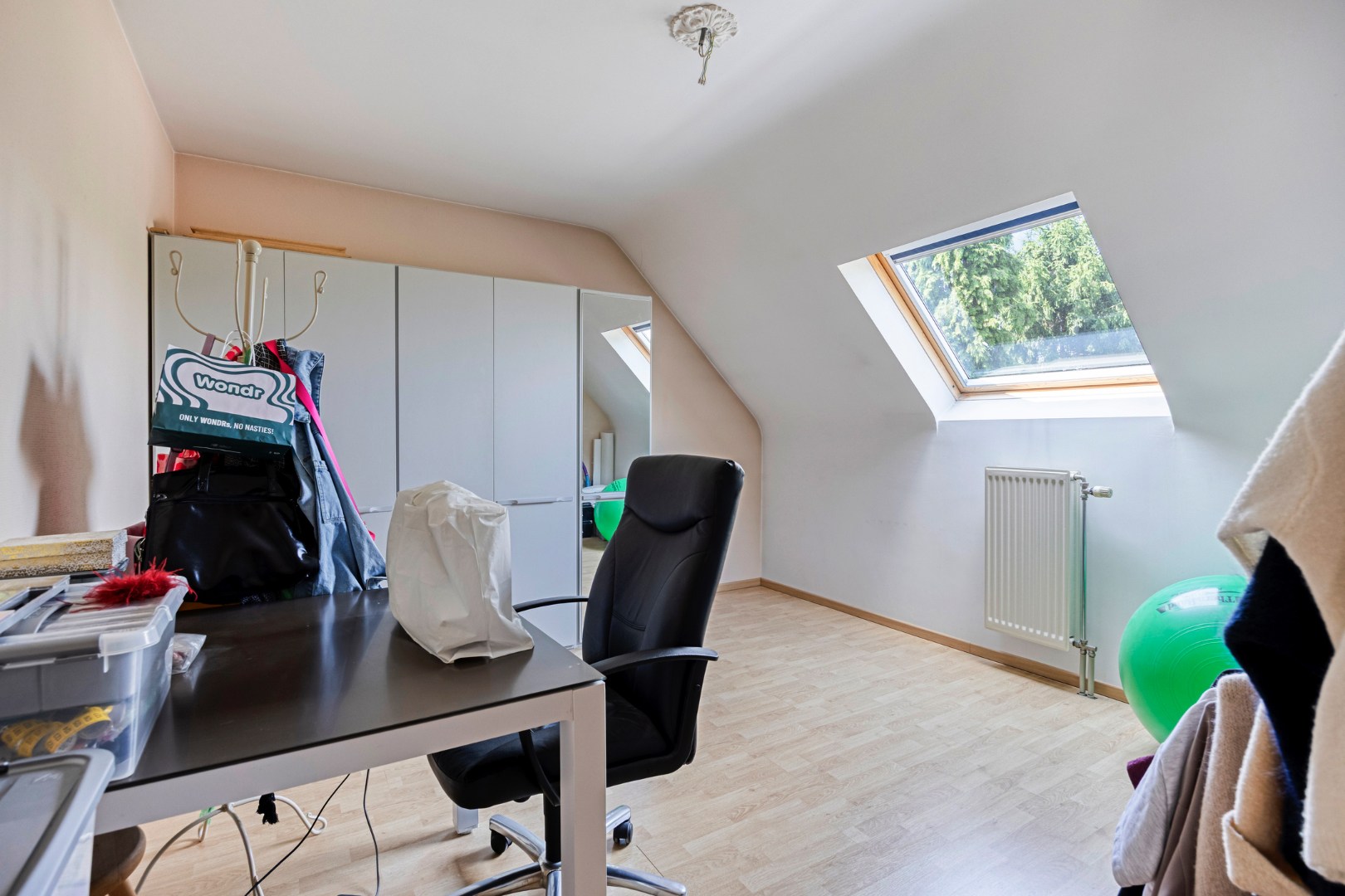 Instapklare gezinswoning met 3 slpk. en een ruim perceel in Geel 
