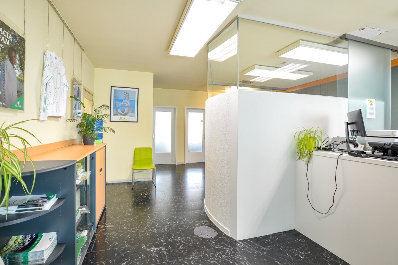 Te huur commercieel kantoor - Oudenburg