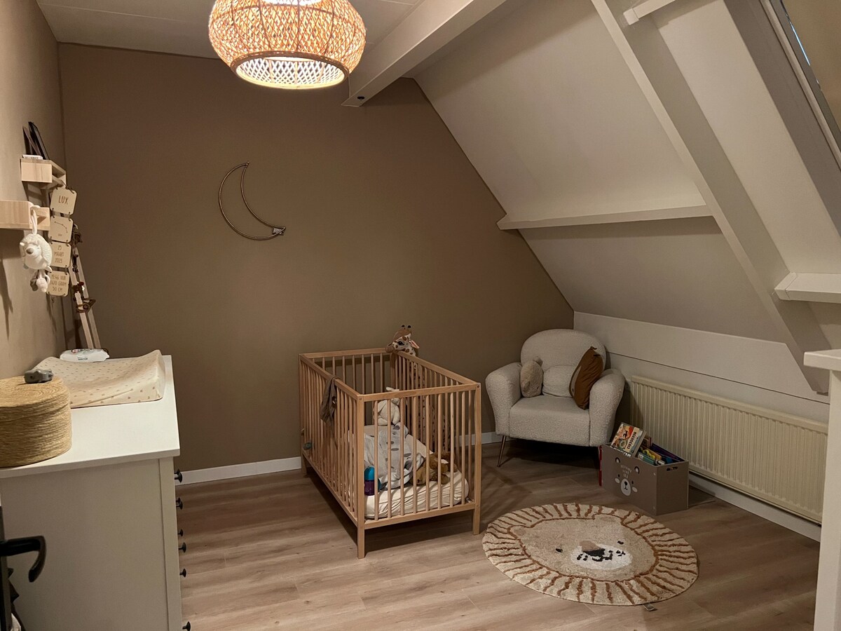 Huur appartement met 2 slaapkamers gelegen in het centrum van Bladel. 