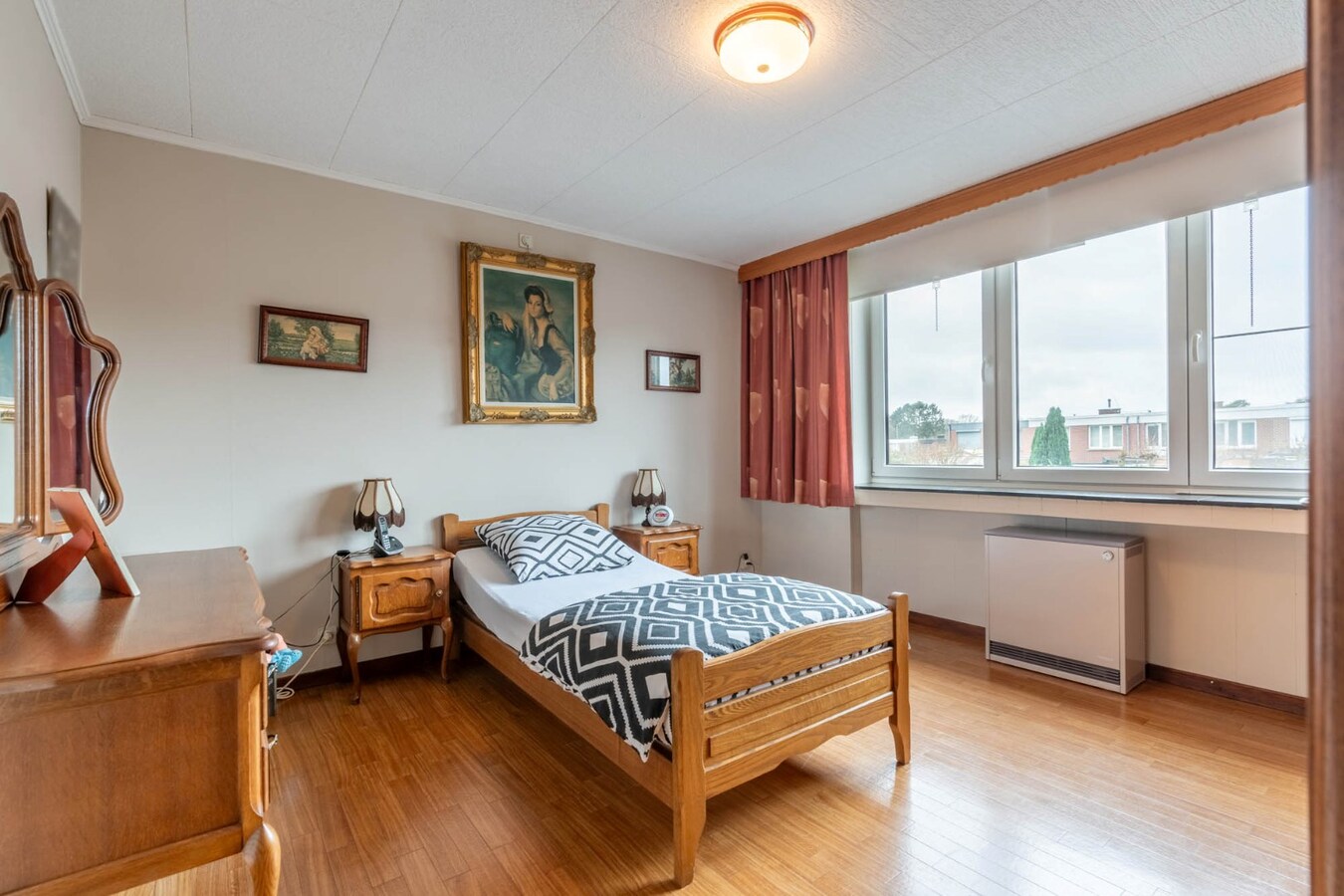 Ruime woning met 4 slaapkamers. 