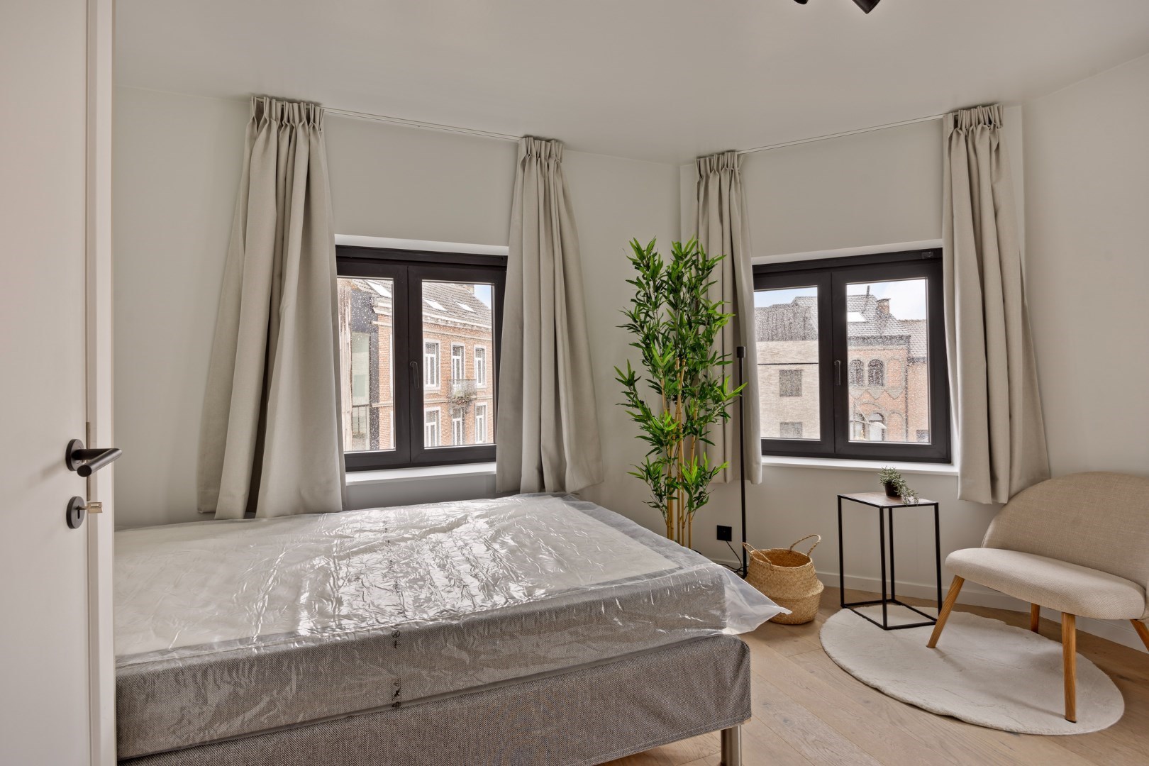 Volledig gerenoveerde en gemeubelde studentenkamers met privé-sanitair. 