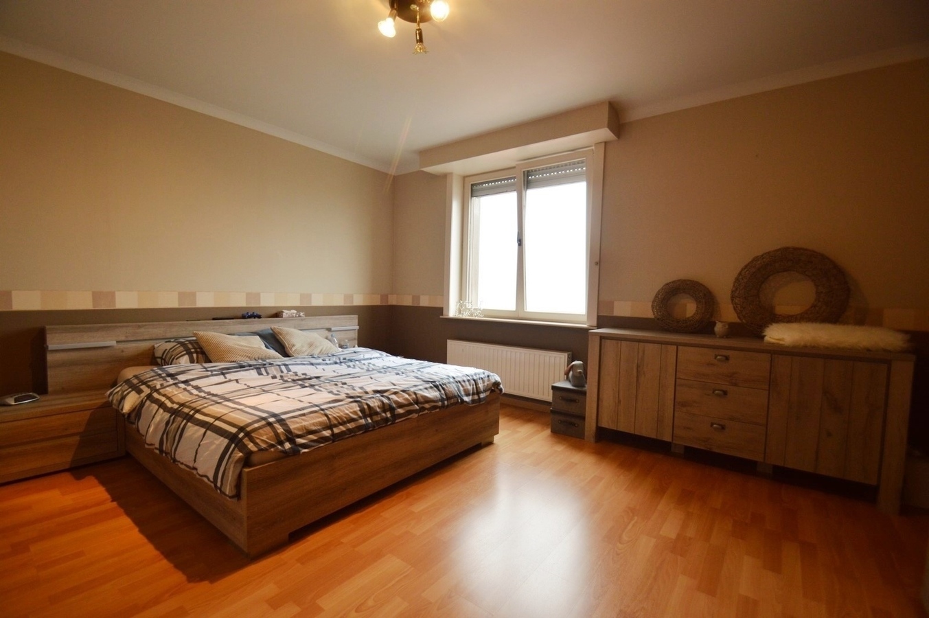 Karaktervolle woning voorzien van alle moderne woonkwaliteit met zonnige tuin en achteruitgang - Zwankendamme 