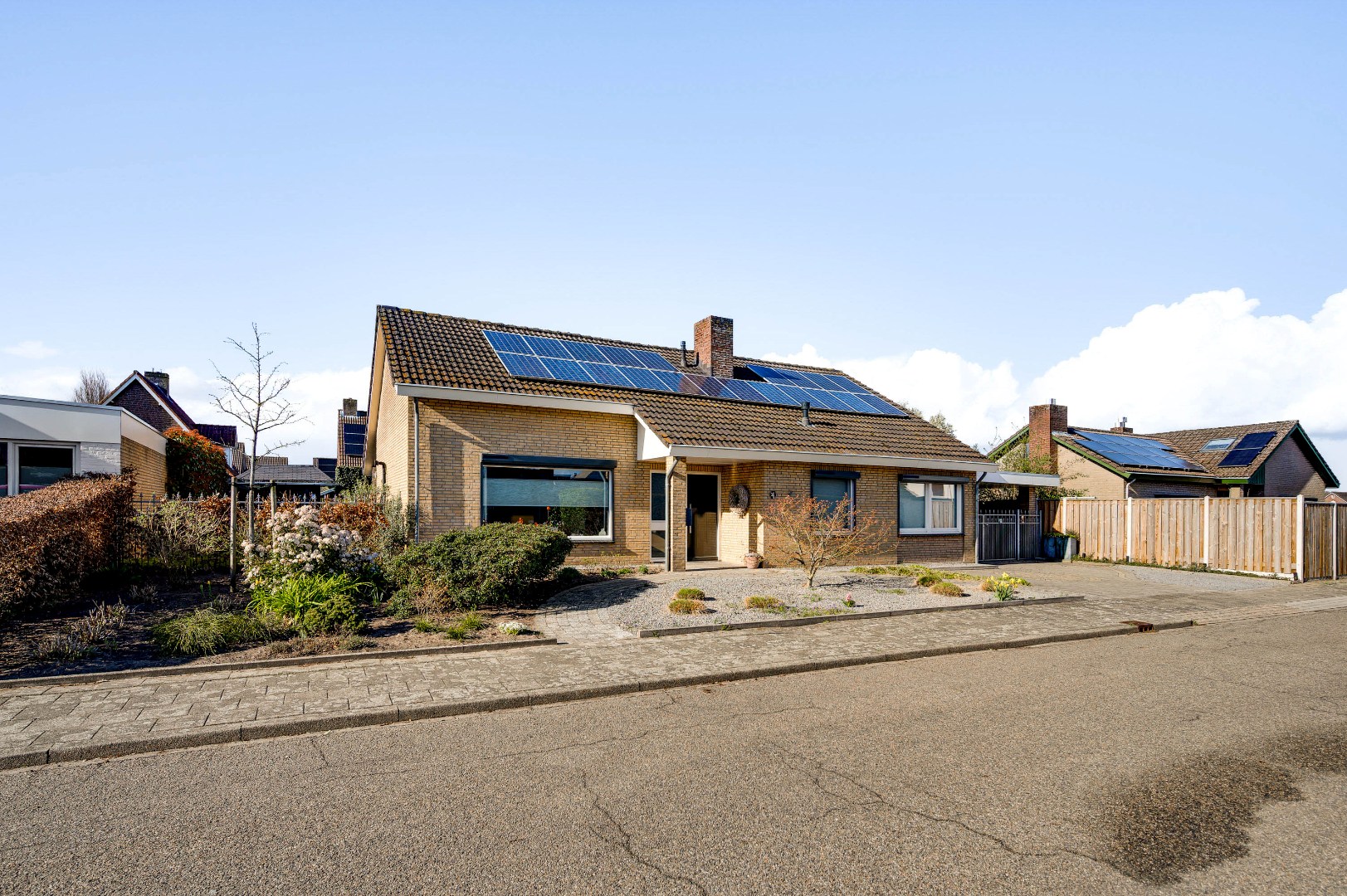 Semi-bungalow te koop in Hunsel