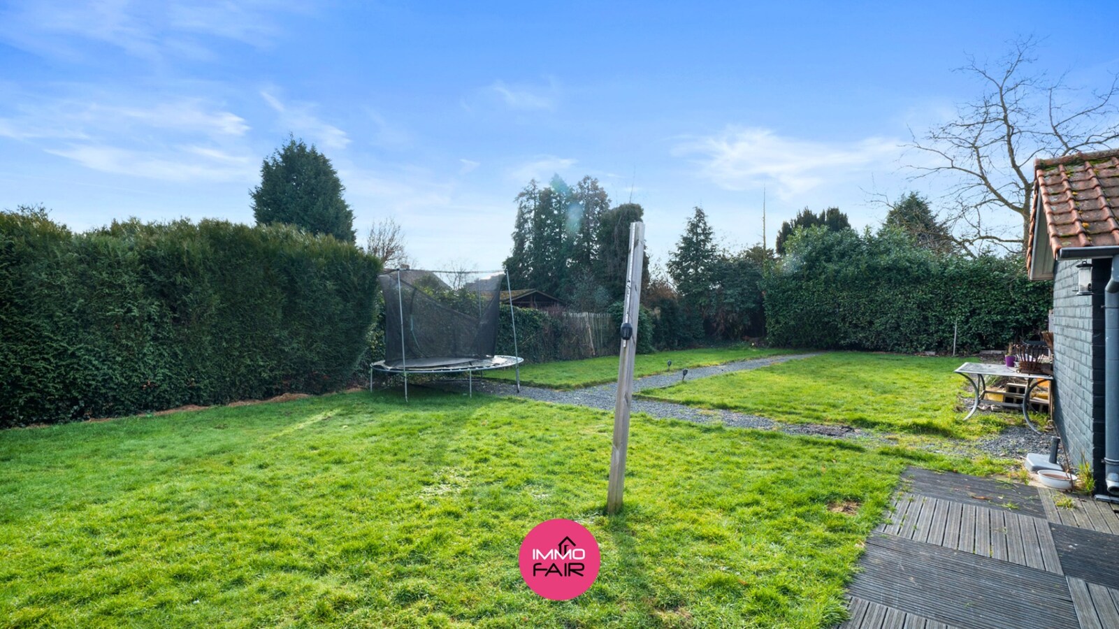 Gezinswoning met renovatiepotentieel vlakbij het centrum van Lanaken! 