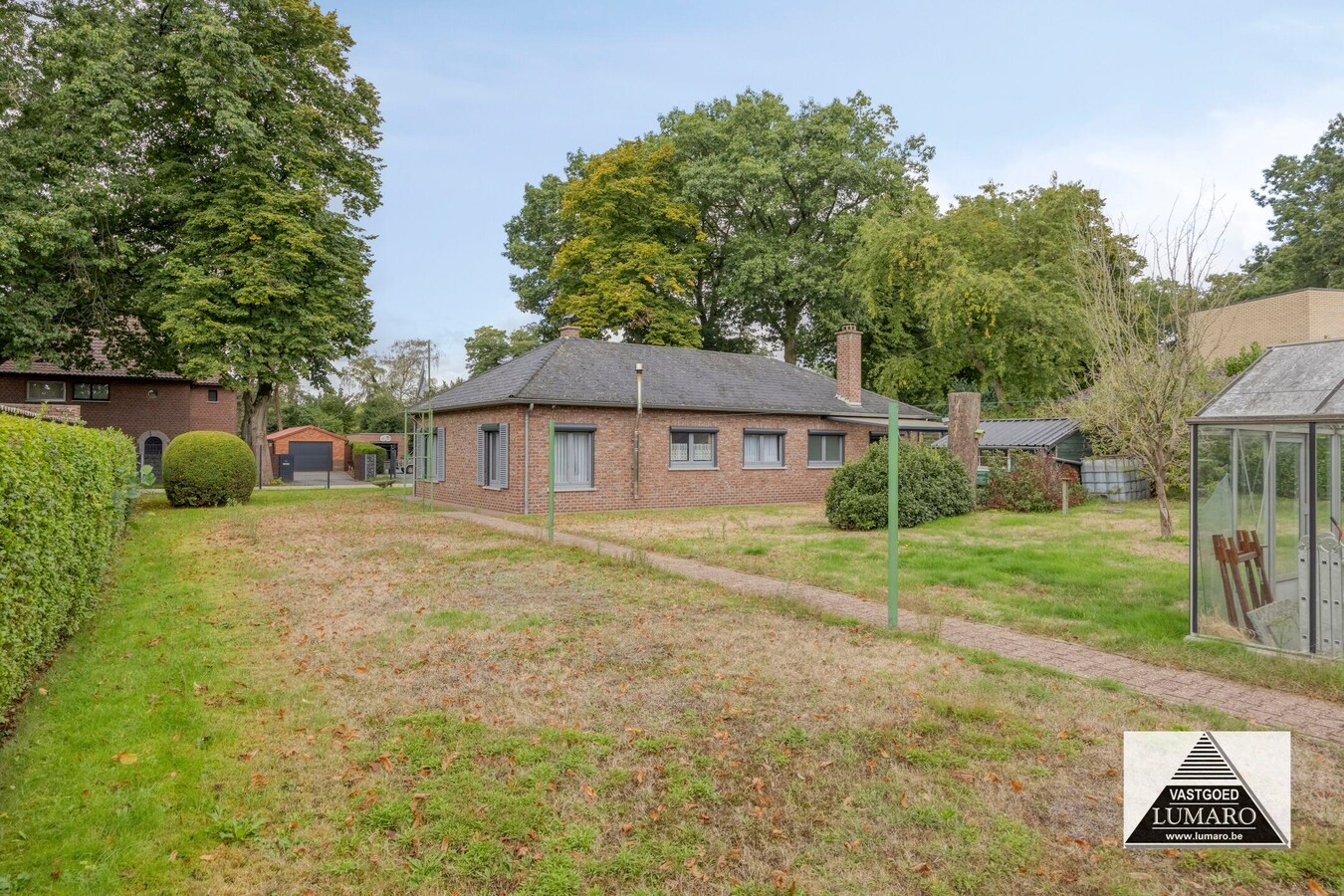 Eisden-Cité : goed onderhouden op te frissen vrijstaande woning op 1.286 m². 