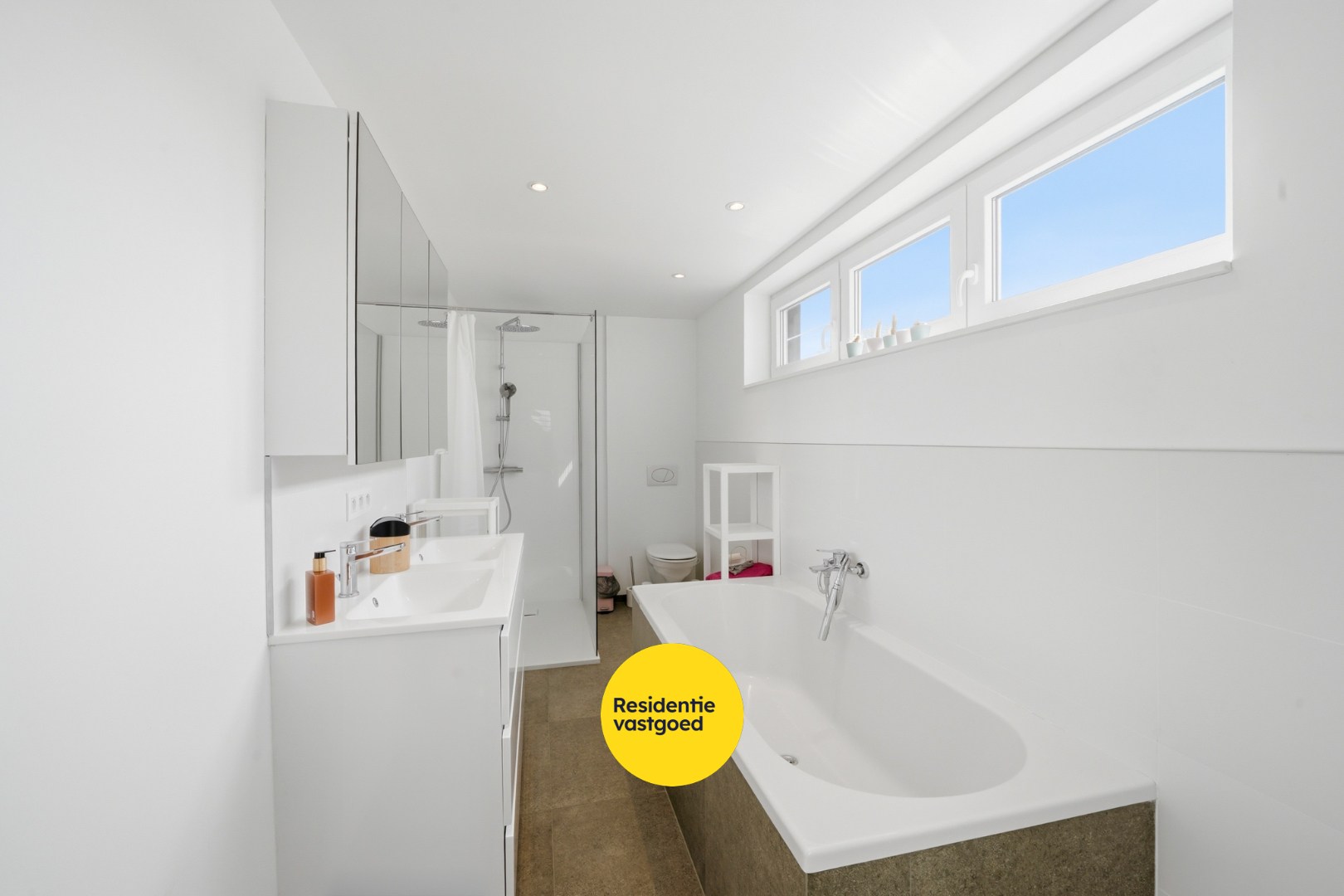 Instapklare woning met 3 slaapkamers en tuin met zicht op de Spuikom 